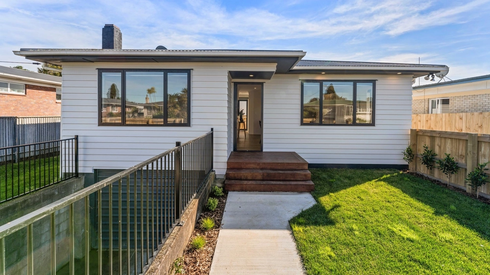 Photos of 119 Victoria Street West