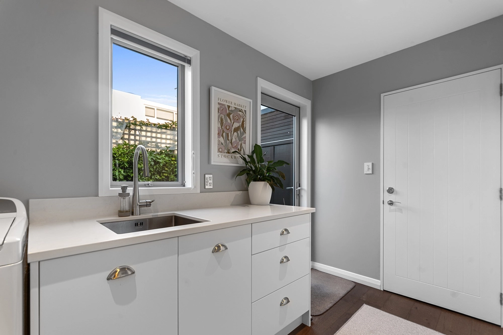 Photos of 20 Thornycroft Street