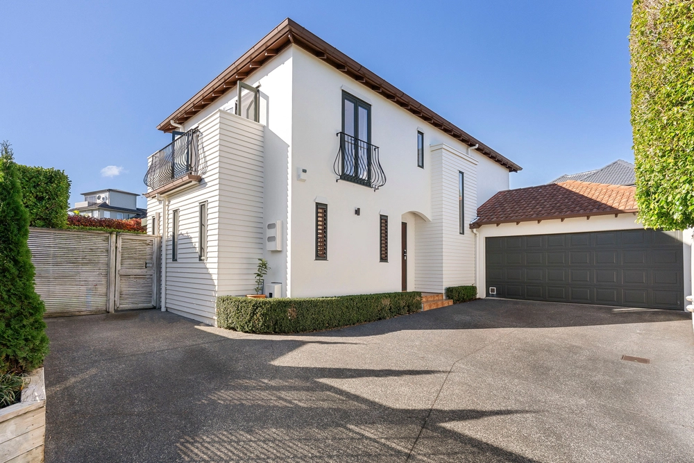 Photos of 12A Appleyard Crescent