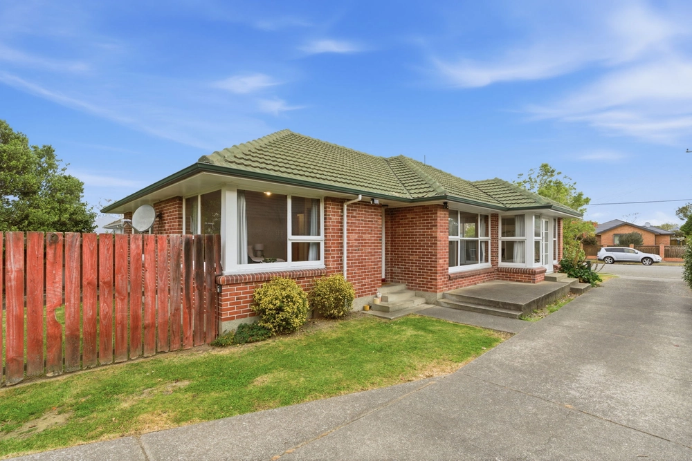 Photos of 50 Staveley Street