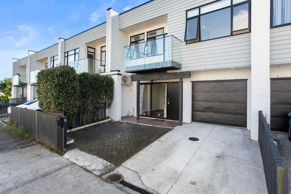 Photos of 24 Moho Lane