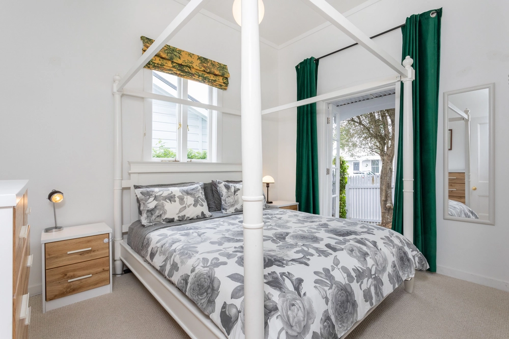 Photos of 14 Bond Street
