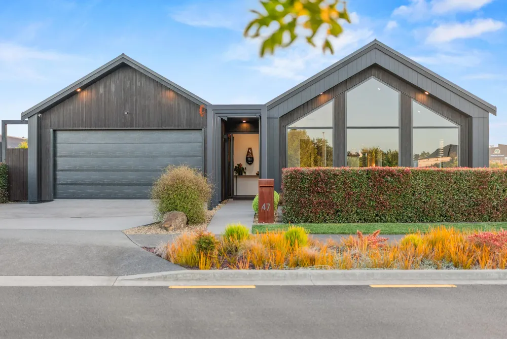 Photos of 47 Te Paea Avenue