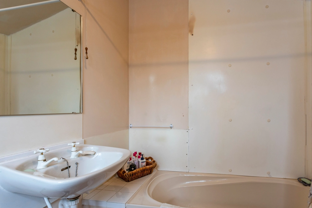 Photos of 47 Pitcairn Crescent