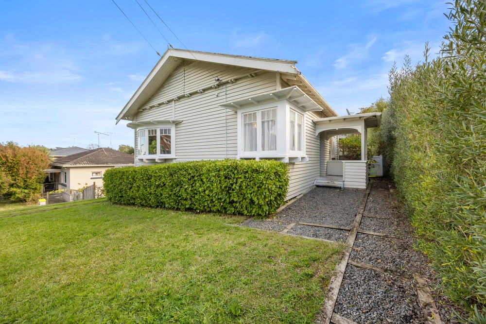Photos of 17 Tamaki Avenue