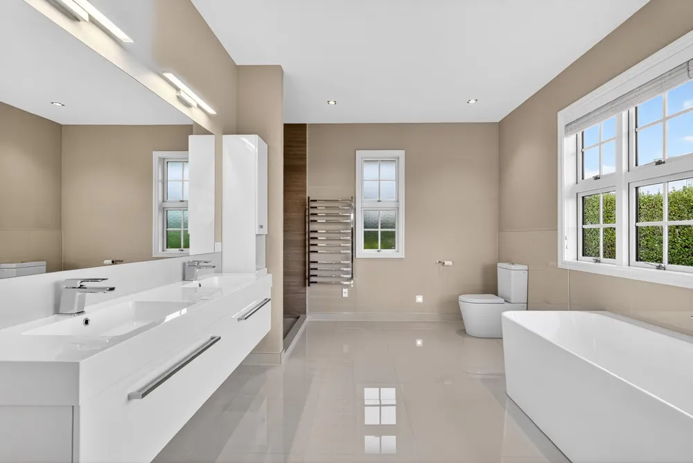 Photos of 136 Mcrobbie Road