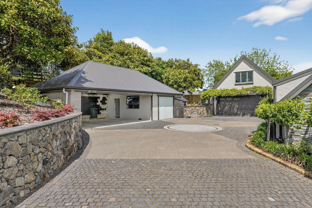 Photos of 333 Tuhimata Road