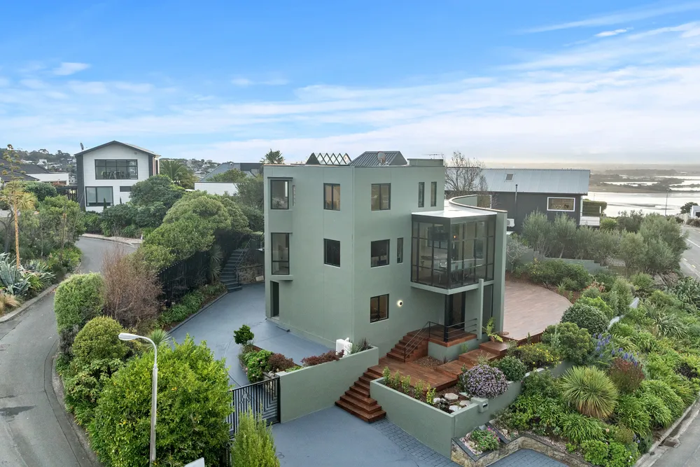 Photos of 72 Glenstrae Road