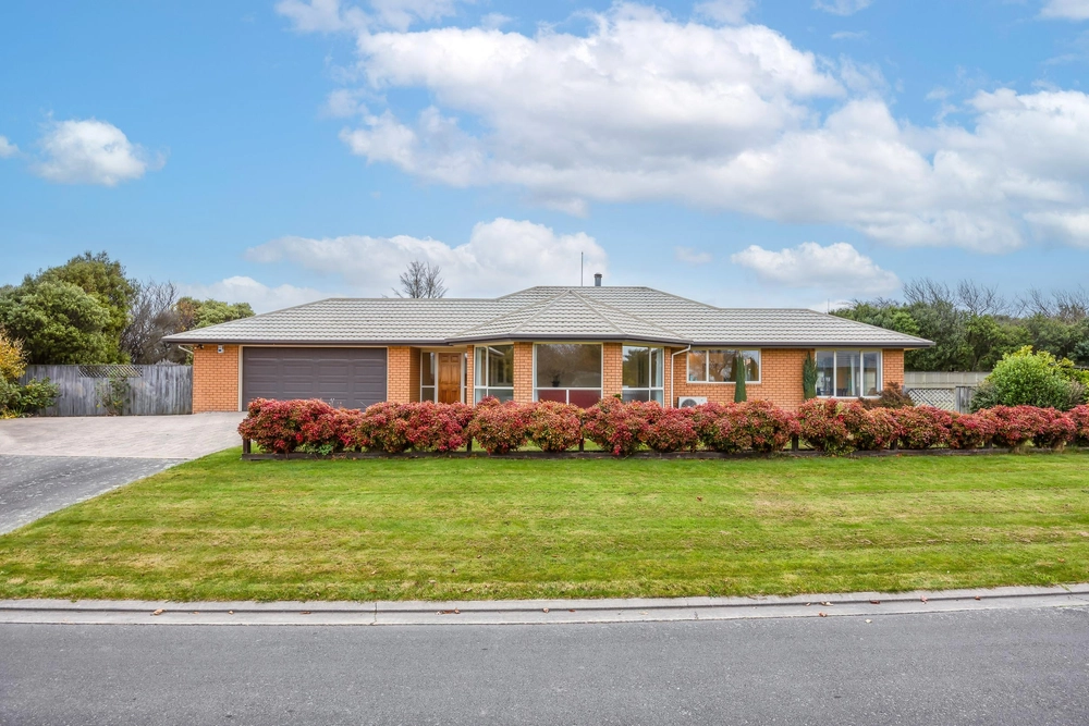 Photos of 49 Stonebridge Way
