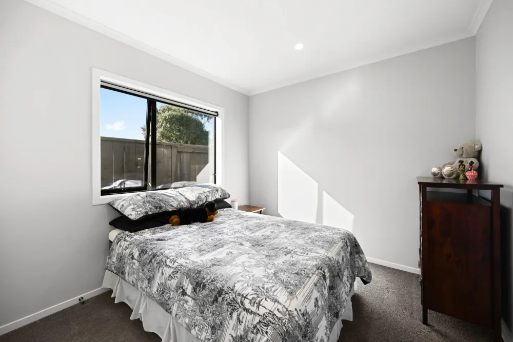 Photos of 9 Earp Crescent