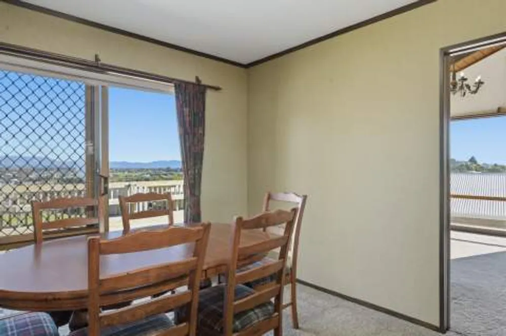 Photos of 17 Upland Street