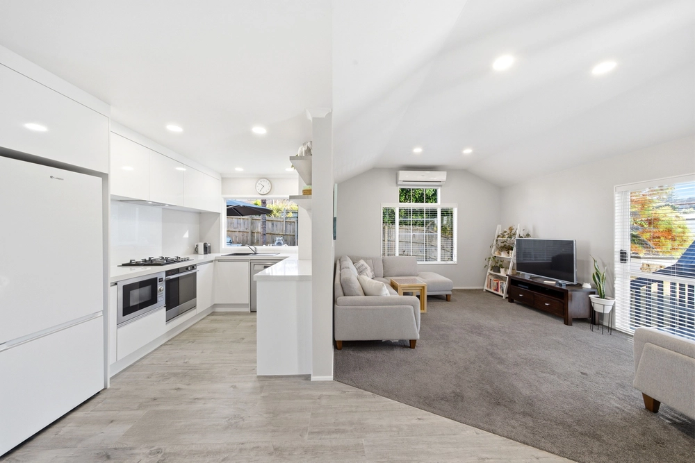 Photos of 53C Howe Street