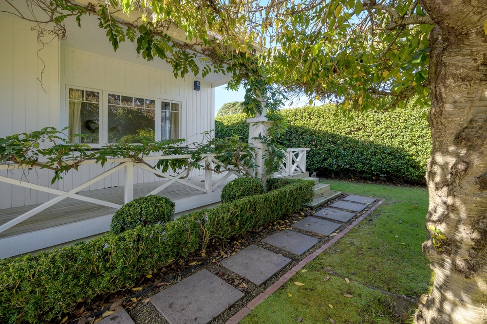 Photos of 9 Fourteenth Avenue