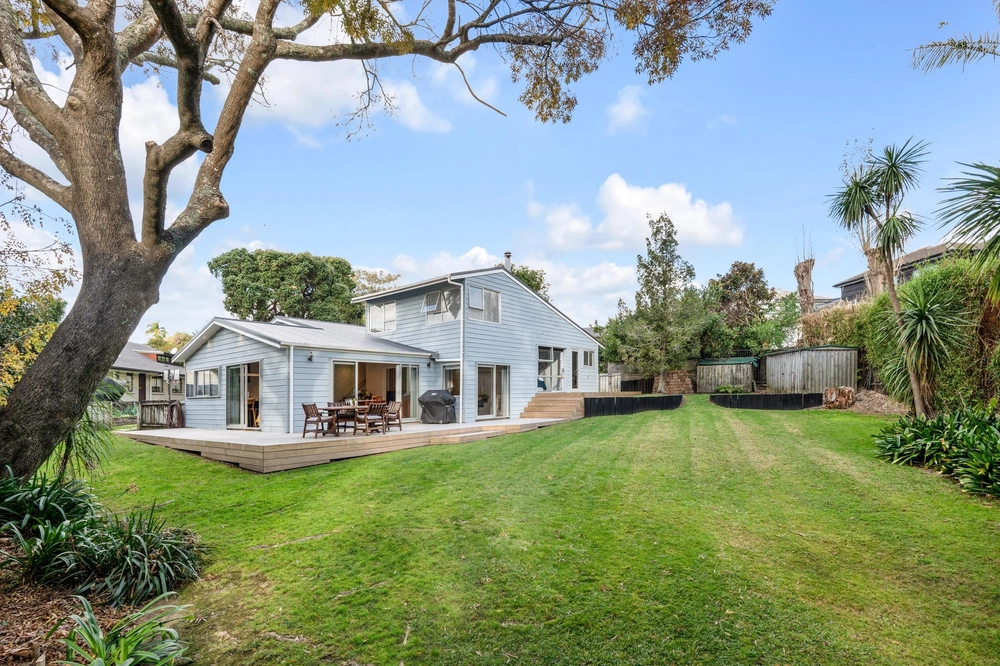 Photos of 12 Camwell Close