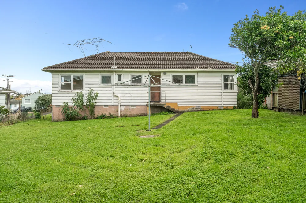 Photos of 37 Featherston Crescent