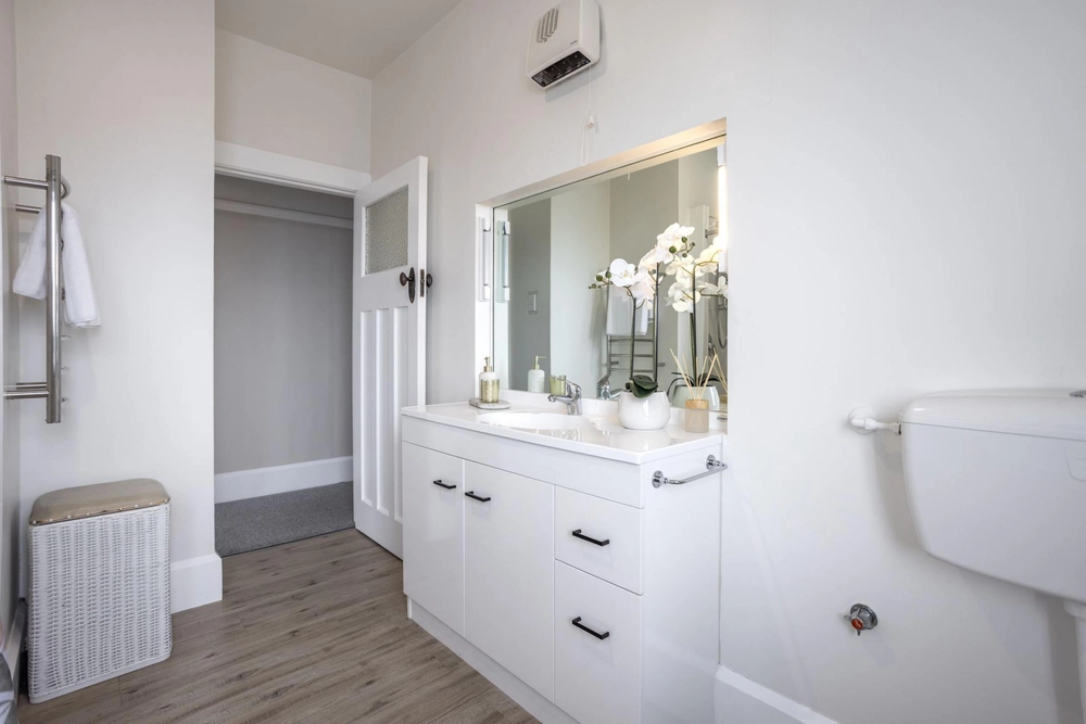 Photos of 21 Kamura Street