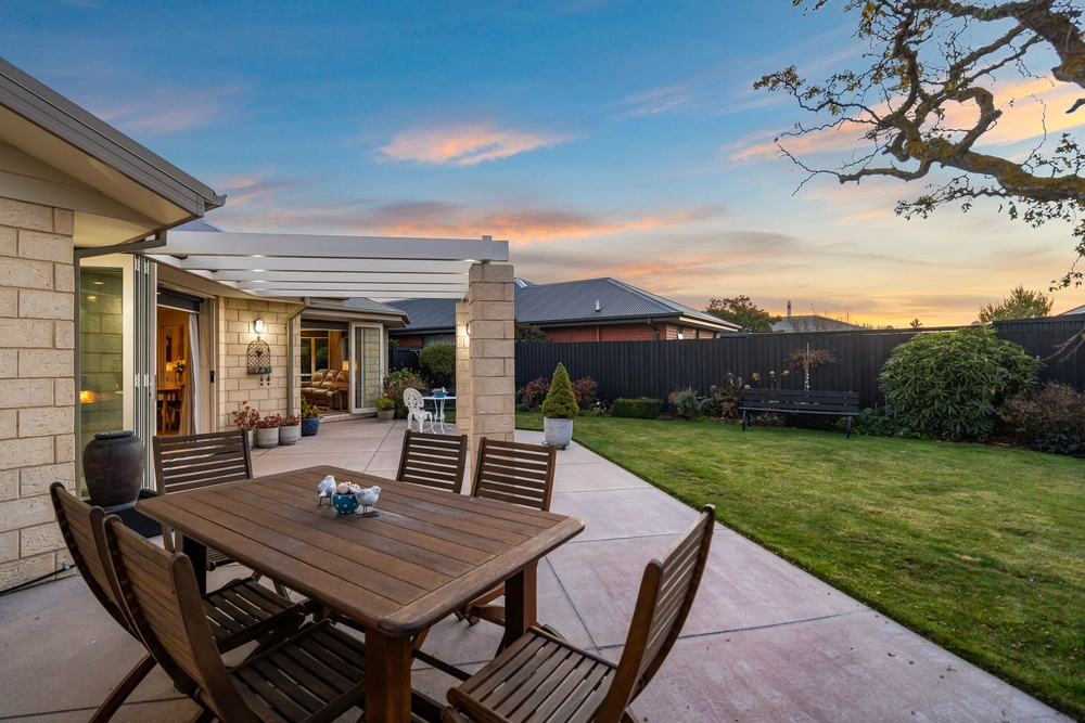 Photos of 19 Magnolia Boulevard
