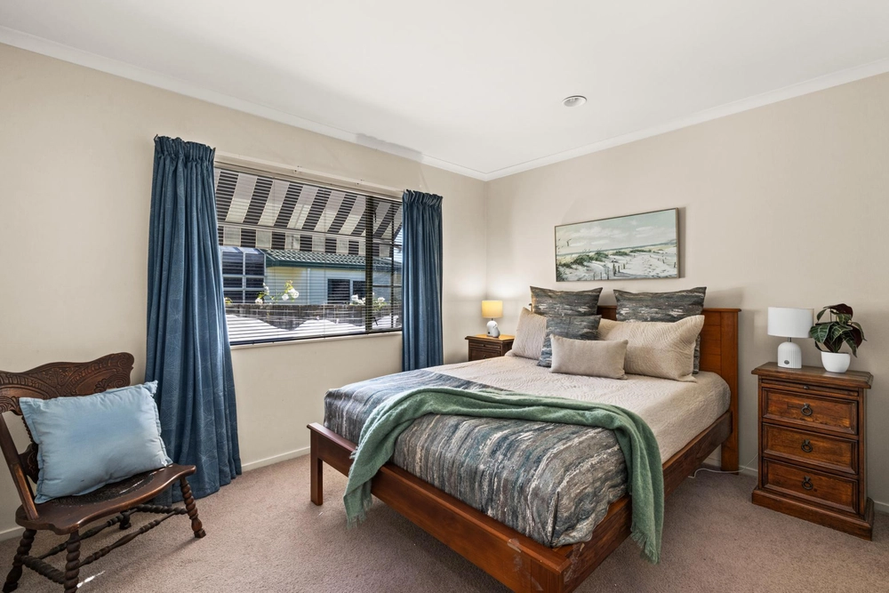 Photos of 19 Kingsgate Avenue