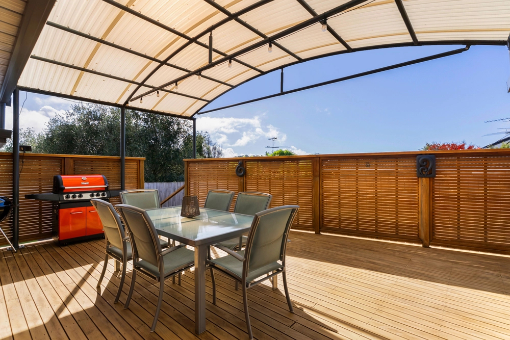 Photos of 18 Uppingham Crescent