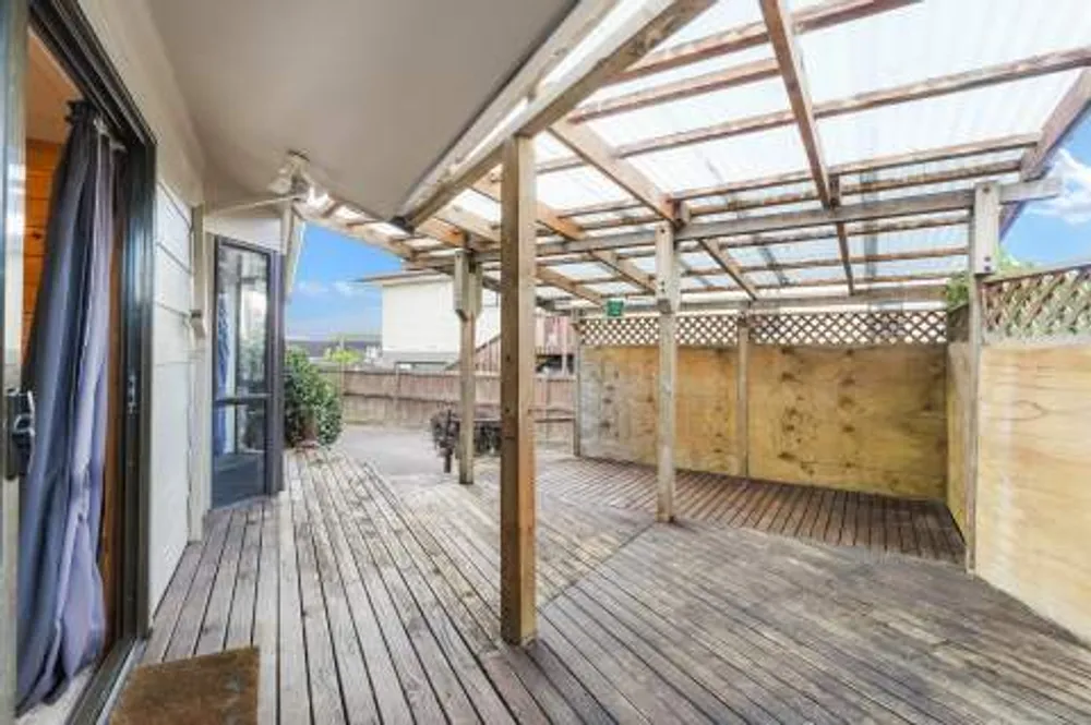Photos of 48 Neri Crescent