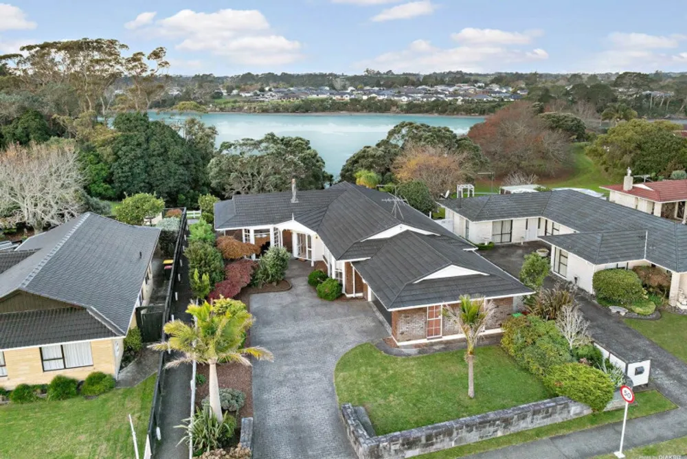 Photos of 11 Riverside Drive