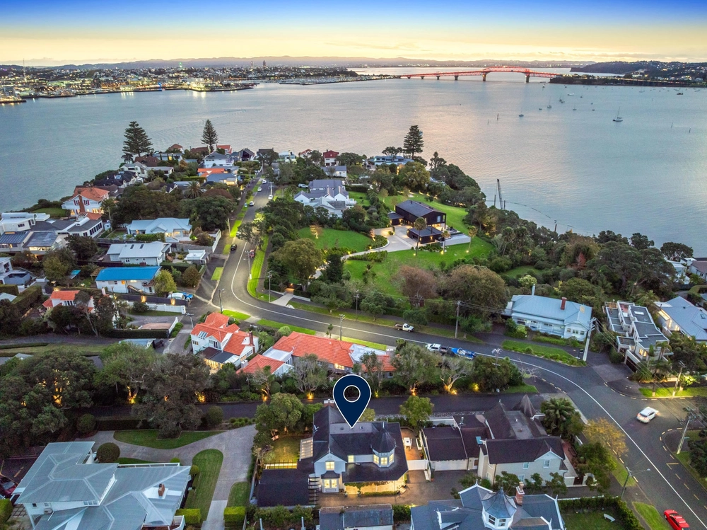 Photos of 43B Stanley Point Road