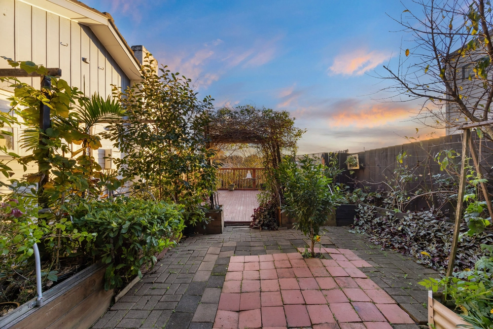 Photos of 75 Penrose Road