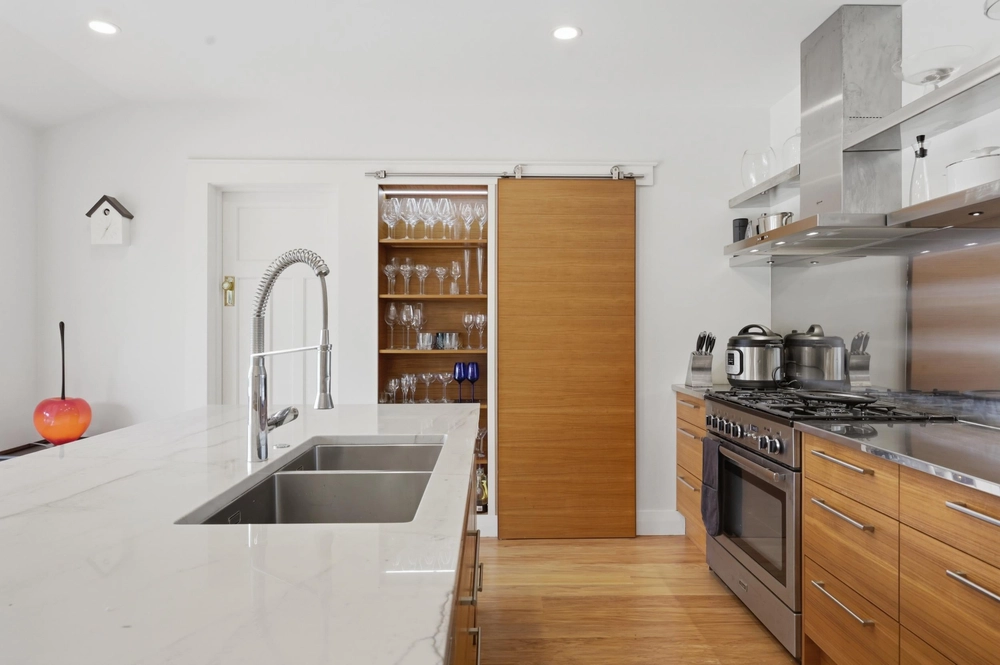 Photos of 23 Fairholme Avenue