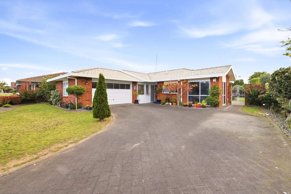 Photos of 10 Russley Drive