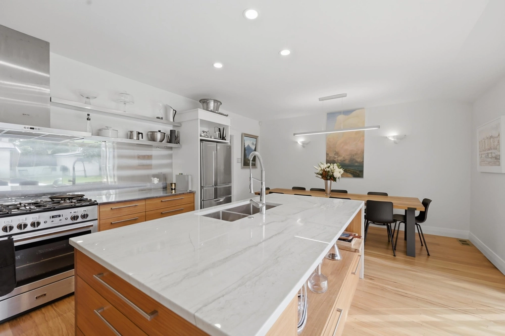 Photos of 23 Fairholme Avenue