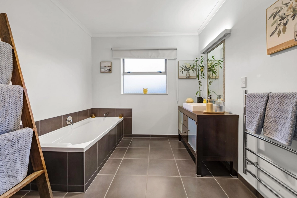 Photos of 46 Glen Ida Way