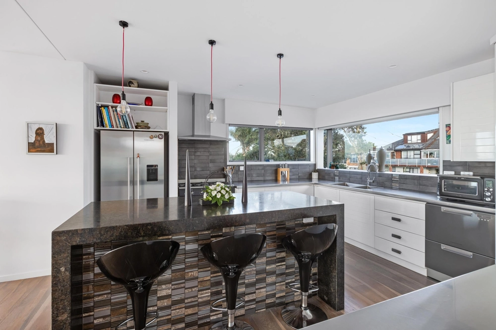 Photos of 202 Vipond Road