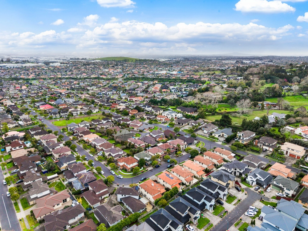 Photos of 25 Bridgefield Crescent