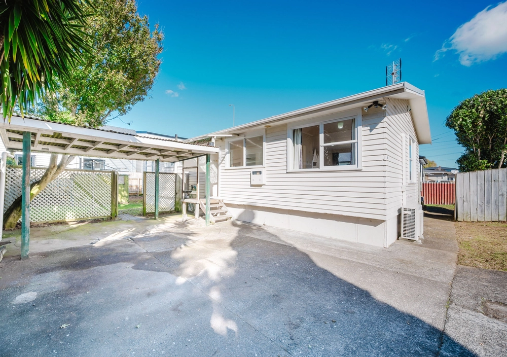 Photos of 68 Jolson Road