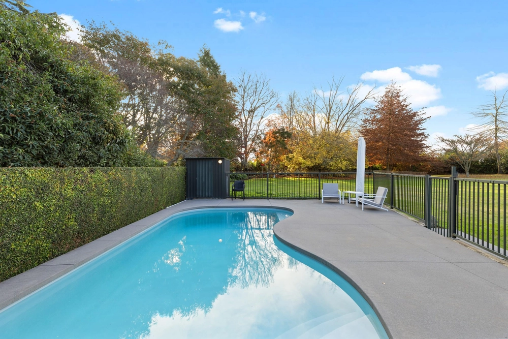 Photos of 328 Newell Road