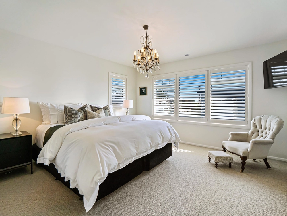 Photos of 35E Oceanbeach Road