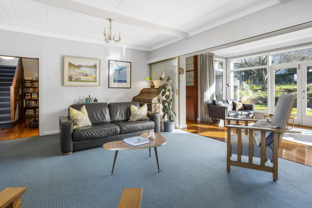 Photos of 8 Neidpath Road