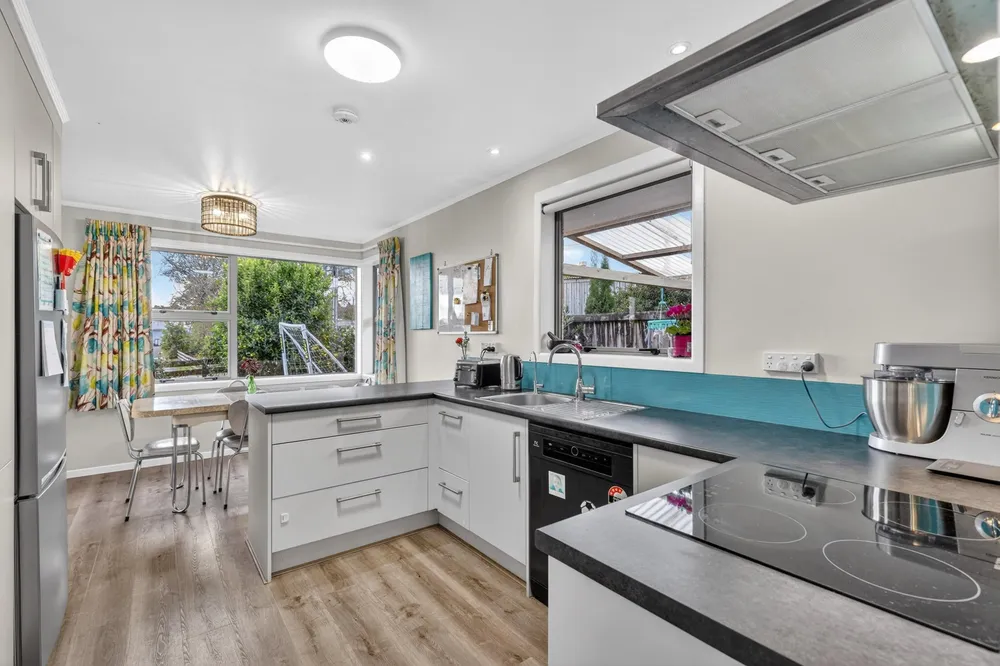 Photos of 15 Great Burke Street