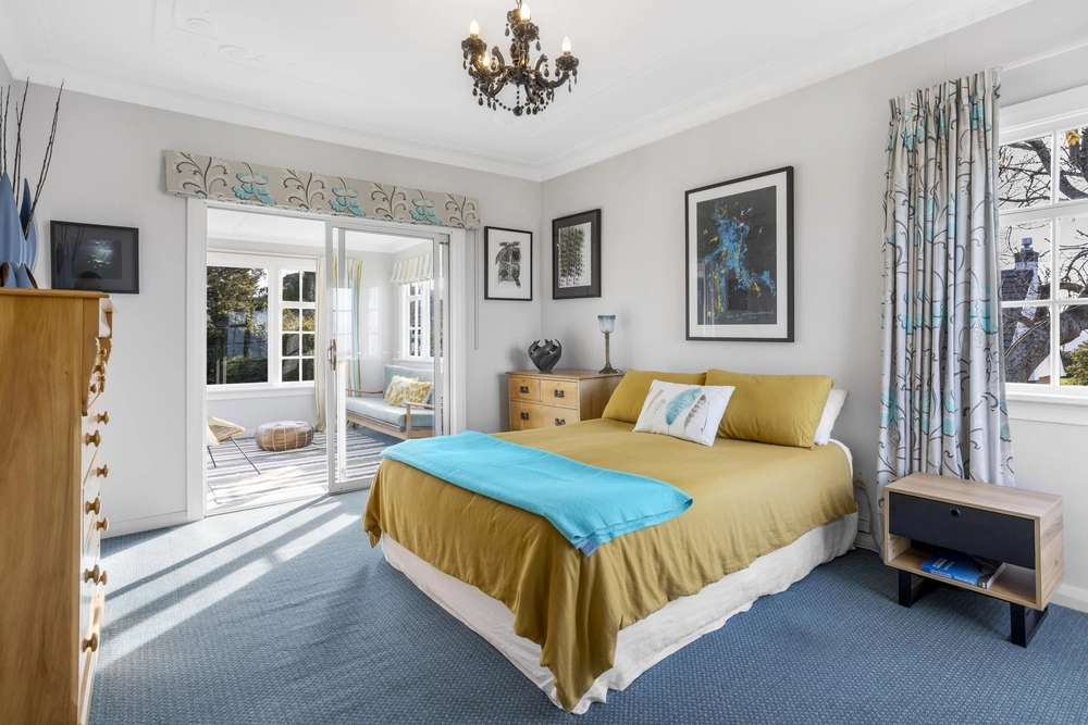 Photos of 8 Neidpath Road