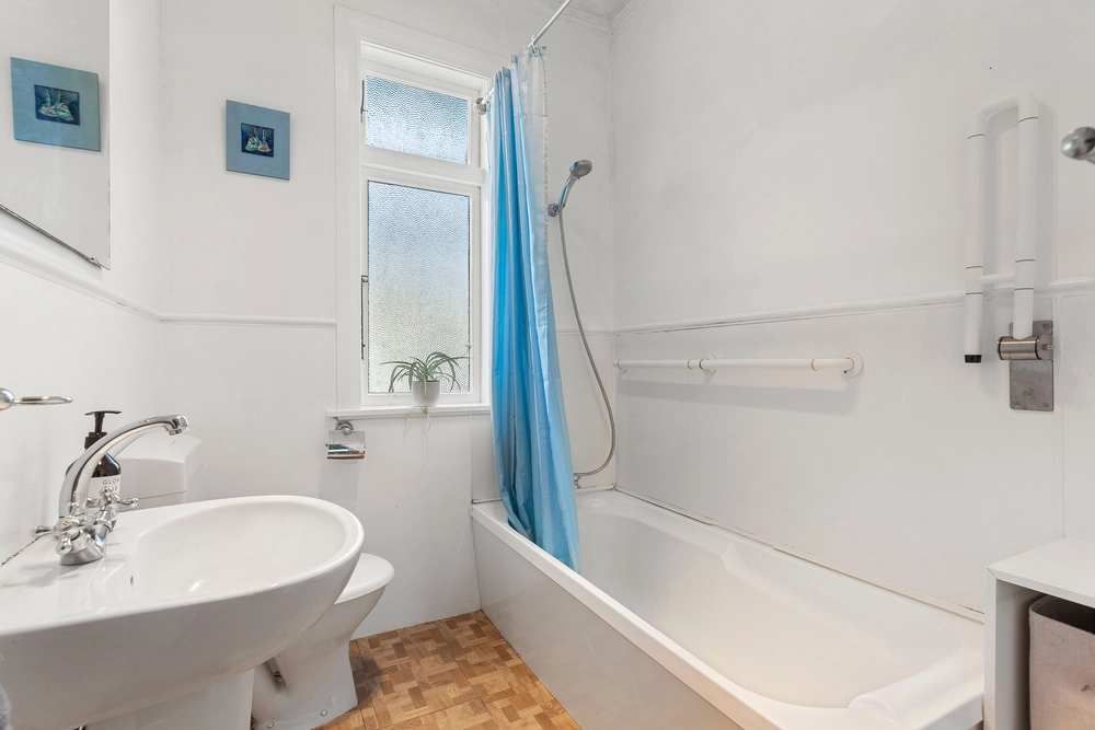 Photos of 102 Darlington Road