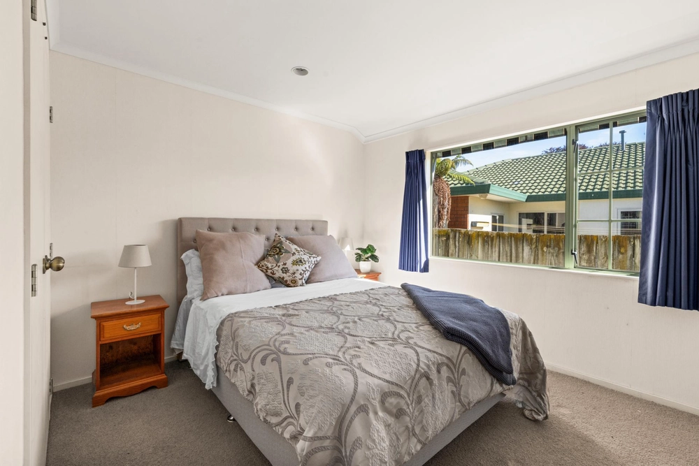 Photos of 19 Kingsgate Avenue