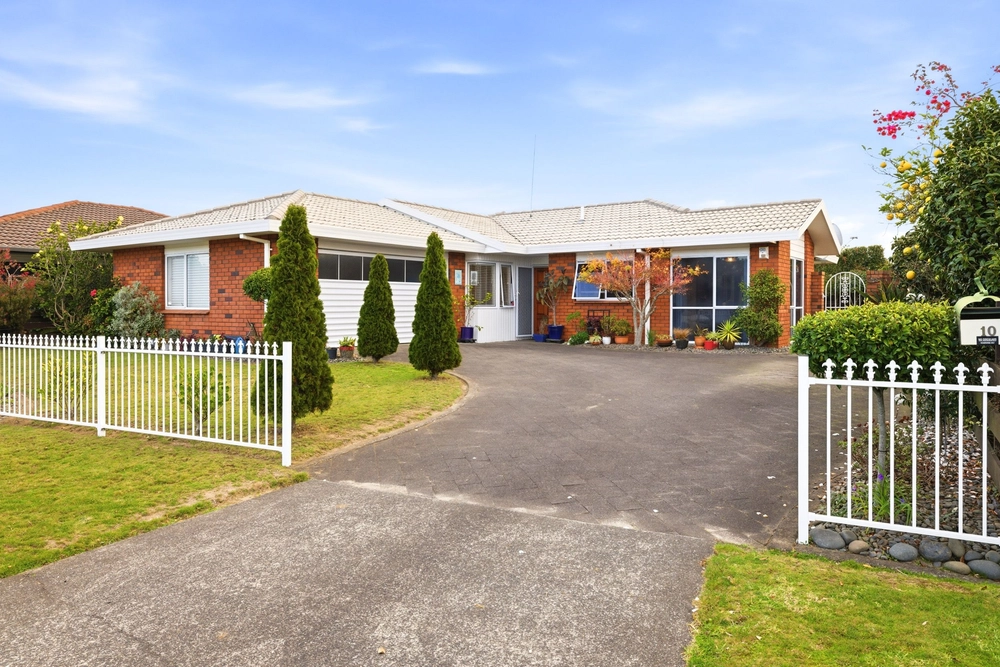 Photos of 10 Russley Drive
