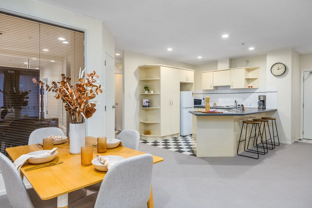 Photos of 72 Wellesley Street West