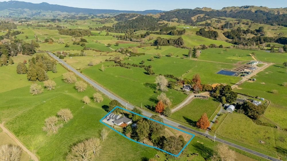 Photos of 1524 Te Pahu Road