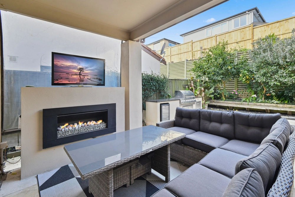 Photos of 25 Bridgefield Crescent