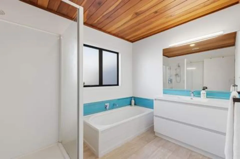 Photos of 32 Webb Place