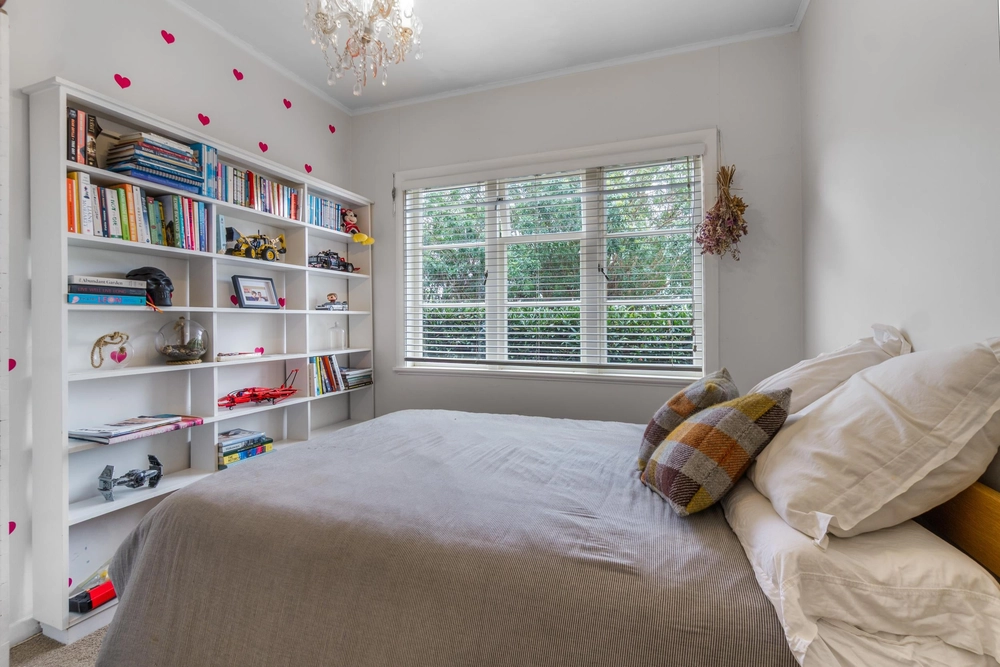 Photos of 133 Coates Avenue