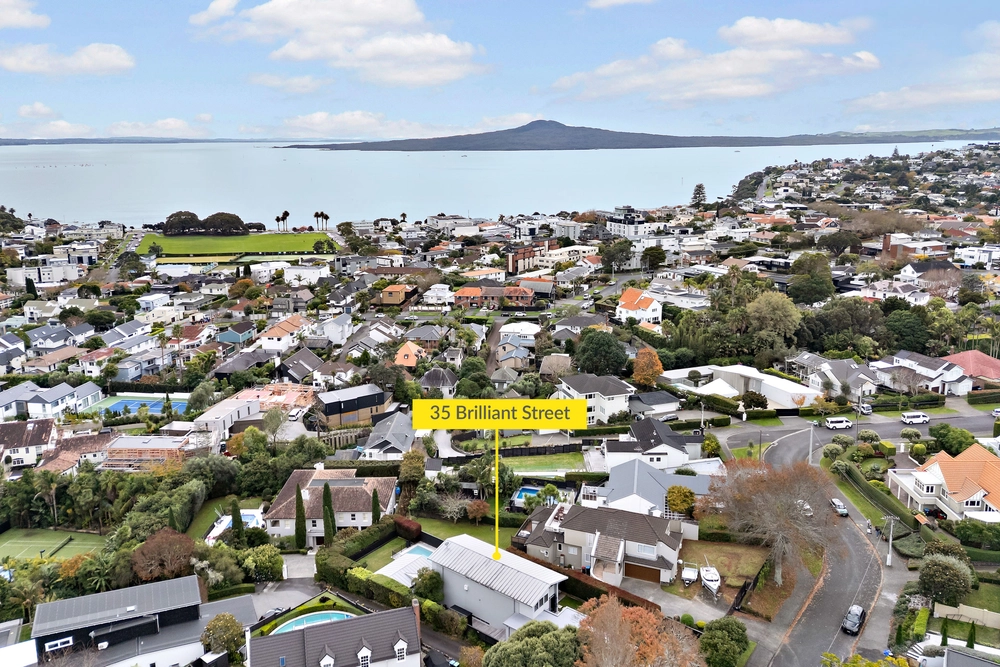 Photos of 35 Brilliant Street