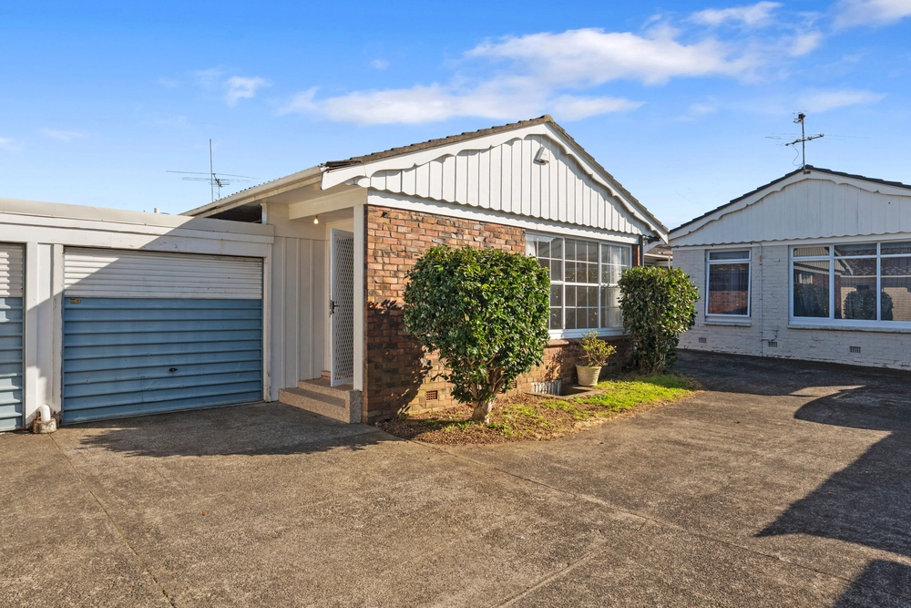 Photos of 2/150 St George Street
