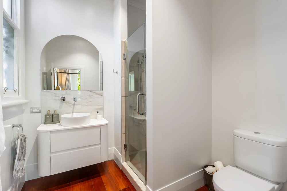 Photos of 107 Rolleston Street